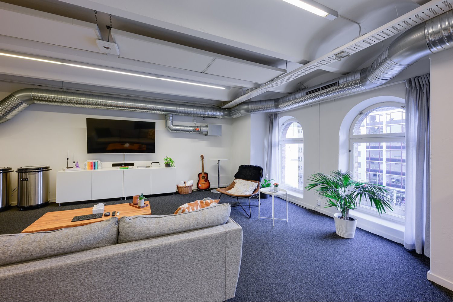 Bekväm loungedel för avkoppling, informella möten eller en stunds vila mellan arbetspassen.