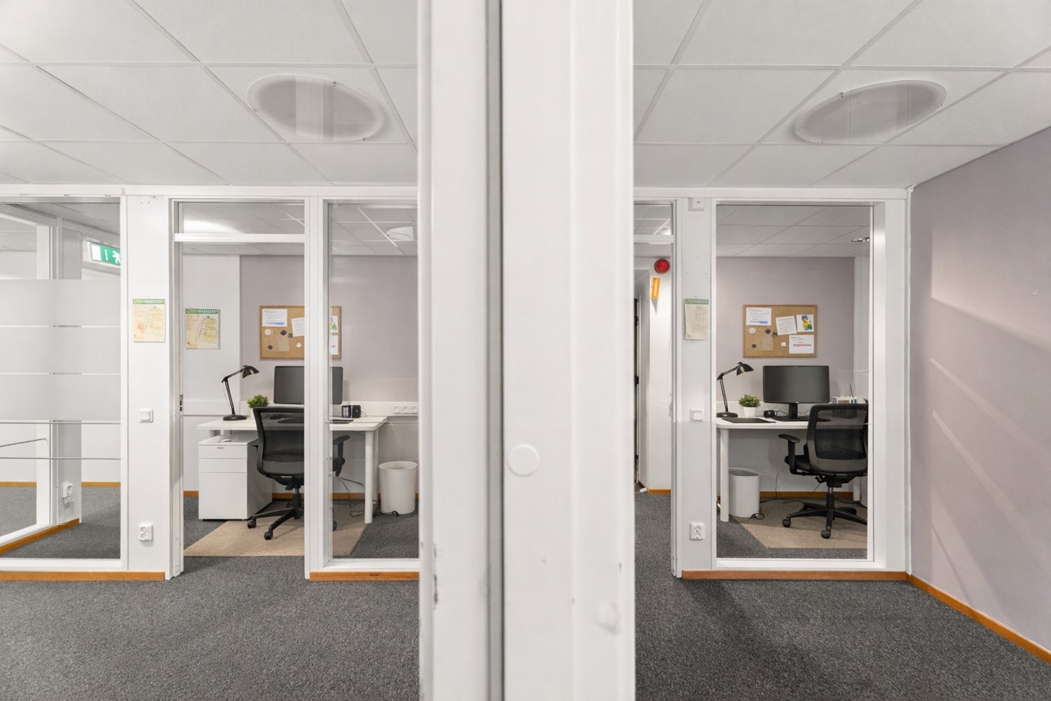 Genomgångsytor med flera kontorsrum