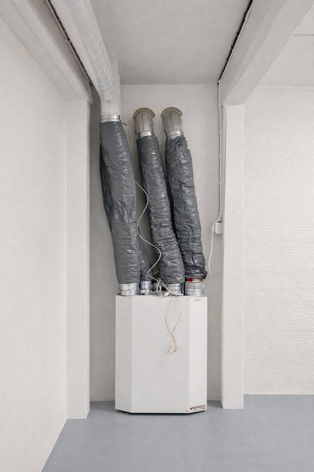 Installerat ventilationssystem bidrar till ett bra inomhusklimat i lokalen. En viktig funktion för verksamheter som kräver god luftcirkulation.