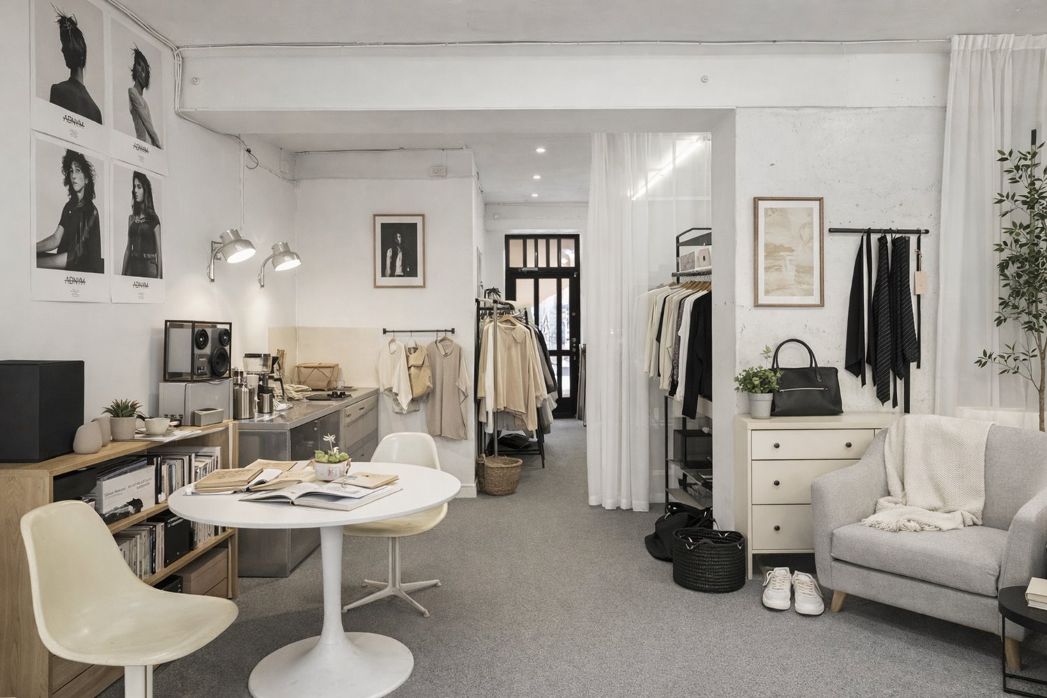 Kombinerad butik och arbetsyta med charmiga detaljer och flexibel planlösning