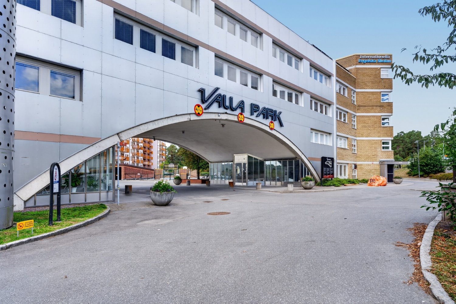Välkänd entré till Valla Park i direkt närhet - DSC04165