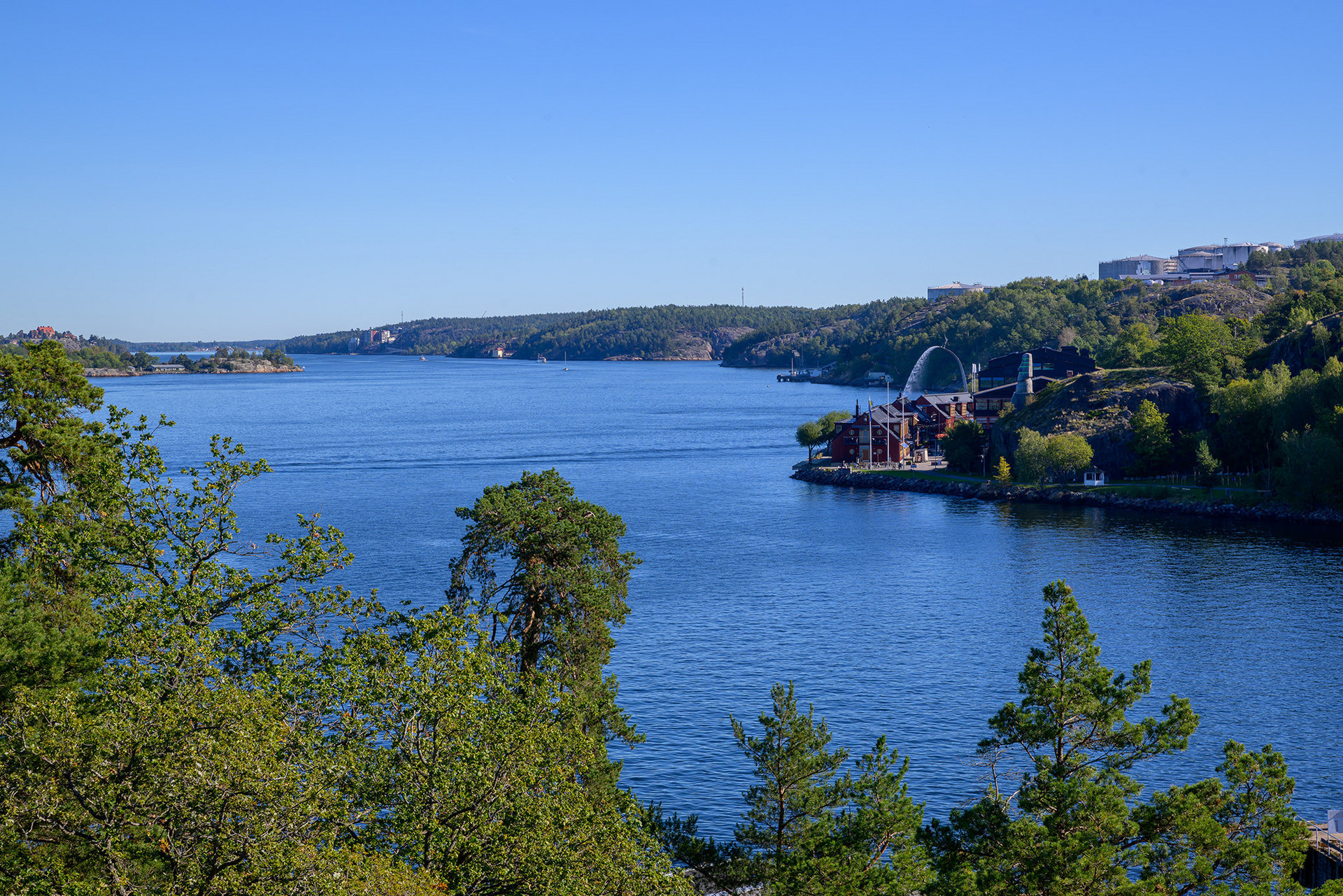 R4B-Kvarnholmsvagen114-av-John_Hellstrom-24