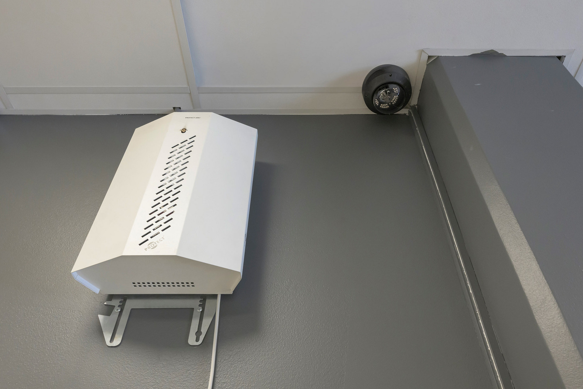 Lokalen är utrustad med ett modernt röklarm från Protect – för en trygg arbetsmiljö.
