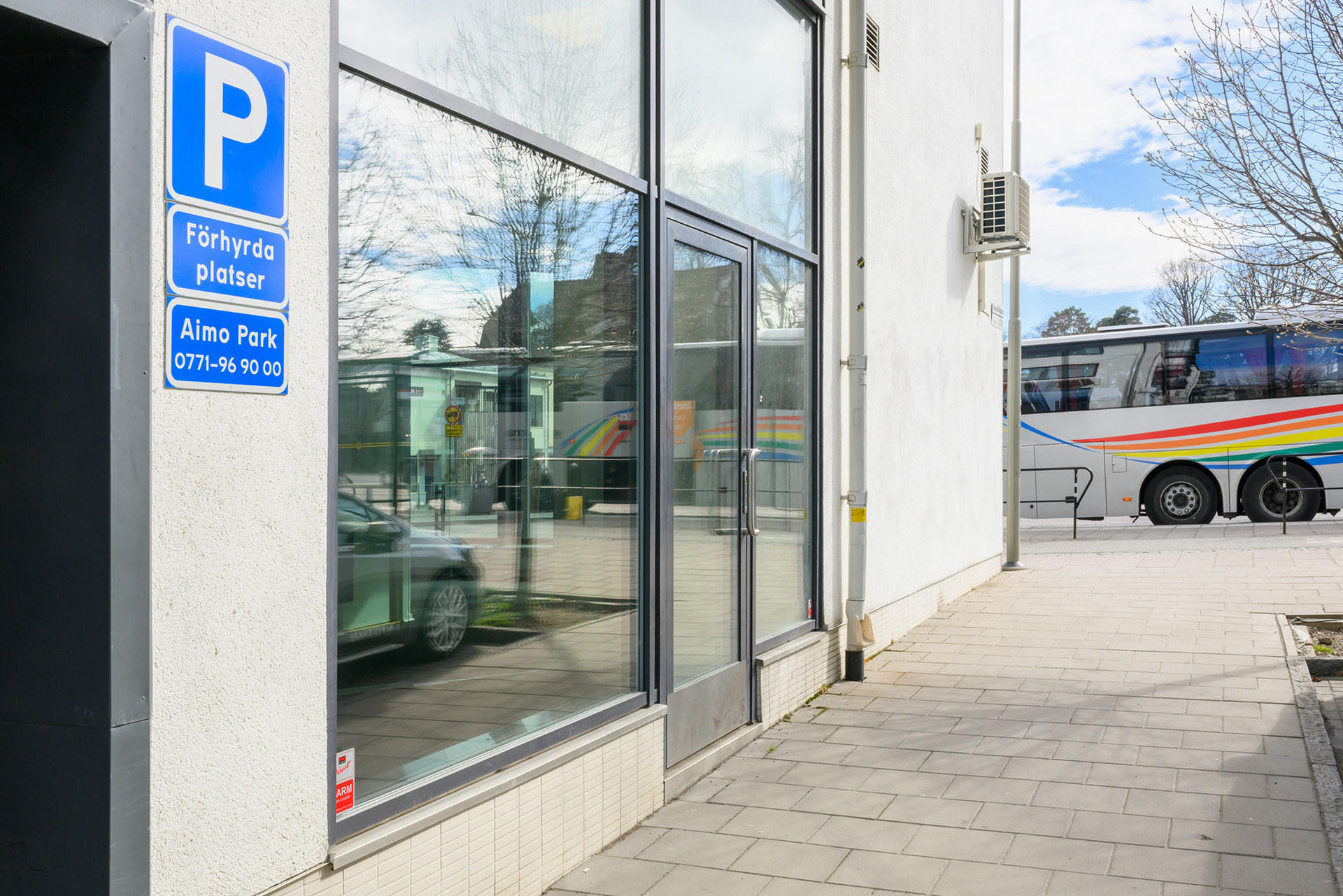 Room_For_Business-Ballstavagen56-av-John_Hellstrom-5