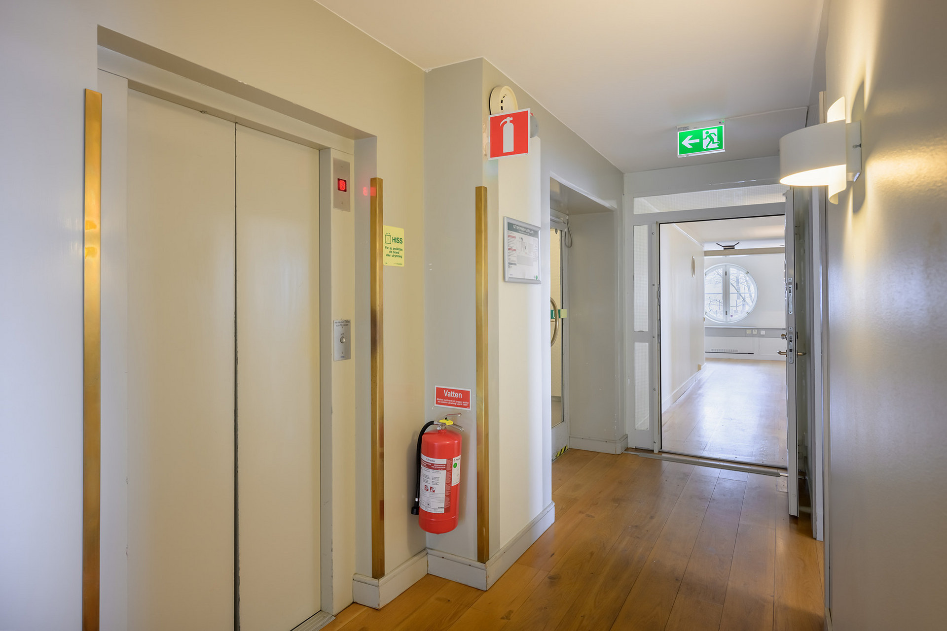 Hiss ända upp till lokalen med eran egna tagg